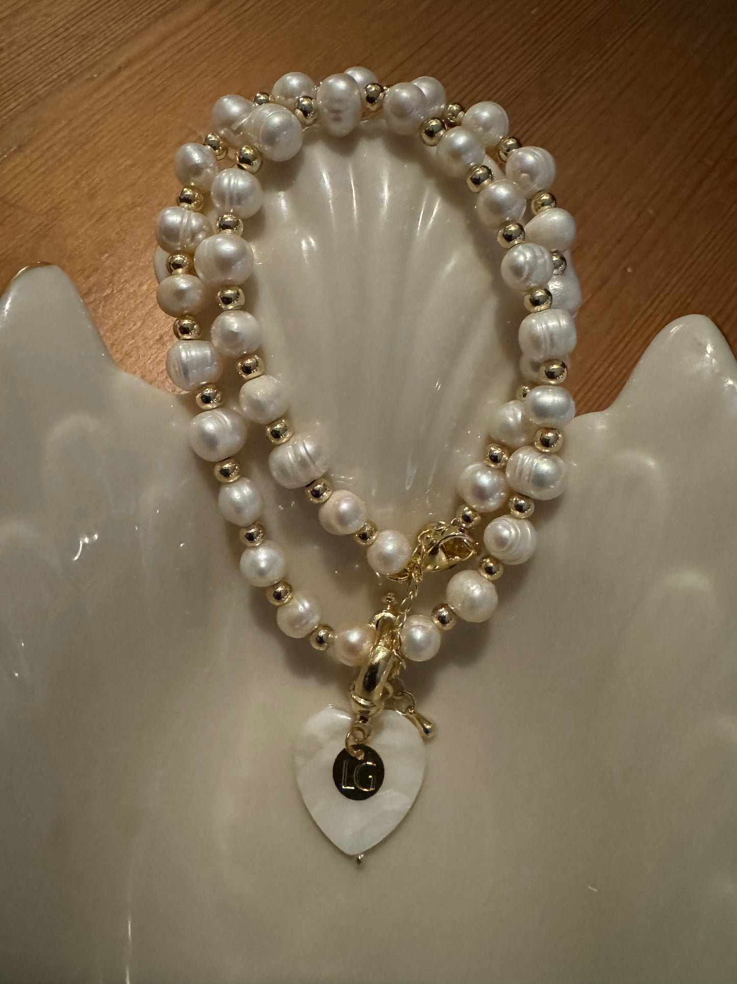 Pearls necklace Virgin Mary